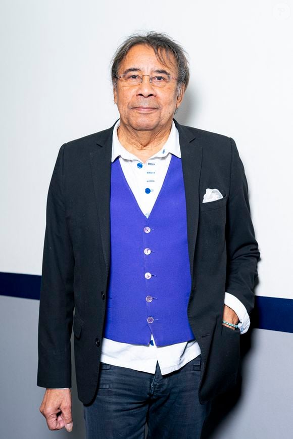 Exclusif - Laurent Voulzy en backstage de l'enregistrement de l'émission "Famille je vous aime" présentée par M.Drucker et qui sera diffusée le 29 décembre sur France 3, au studio Rive gauche, à Paris, France, le 2 décembre 2025. © Gaffiot-Perusseau/Bestimage