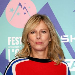 Karin Viard au photocall du 27éme Festival International du Film de Comédie de l'Alpe d'Huez, France, le 19 janvier 2024. © Dominique Jacovides/Bestimage