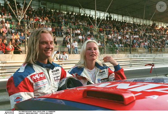 Et dont il s'est séparé en 2001

David Hallyday - Estelle Hallyday - Nissan Star Cup 1996 (CHARRIAU / BESTIMAGE).