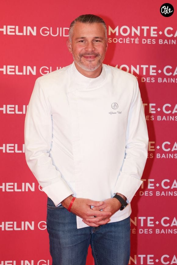 L’enjeu sera désormais de préserver l’identité de cette maison historique tout en permettant à Glenn Viel de poursuivre son travail au cœur des Alpilles.

Le chef Glenn Viel lors du dîner des chefs, la veille de la cérémonie de remise des étoiles Michelin à Monaco le 15 mars 2026. © Jean-Marc Lhomer / Bestimage