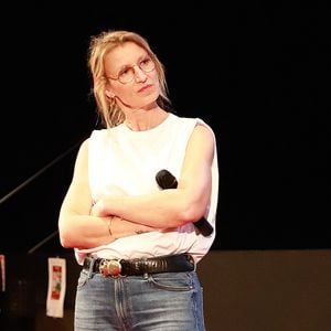 Alexandra balance sur la somme qu'elle perçoit réellement aujourd'hui grâce à "Un gars et une fille".

Alexandra Lamy lors de la première du film "Compostelle" au cinéma Le Grand Palace aux Sables-d'Olonne.

© Noël Carrier / Bestimage