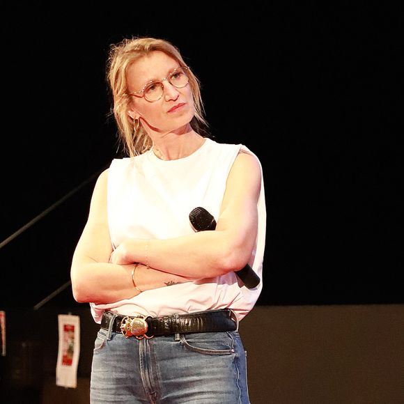 Alexandra balance sur la somme qu'elle perçoit réellement aujourd'hui grâce à "Un gars et une fille".

Alexandra Lamy lors de la première du film "Compostelle" au cinéma Le Grand Palace aux Sables-d'Olonne.

© Noël Carrier / Bestimage