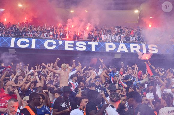 Supporters du Paris SG aprés le but de Ousmane Dembele (Paris SG)