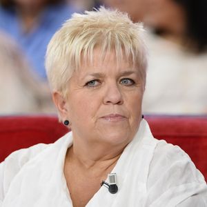 Mimie Mathy - Enregistrement de l'émission "Vivement Dimanche" à Paris le 25 Février 2015. L'émission sera diffusée le 03 Mars. Invité principal Michel Fugain