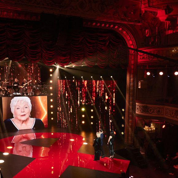 Exclusif - Line Renaud lors de l’enregistrement de l’émission “Les stars s’unissent pour le Sidaction” au théâtre Marigny à Paris, France, le 11 mars 2025. L’émission sera diffusée en prime le 22 mars sur France 2. © Guirec-Moreau/ Bestimage