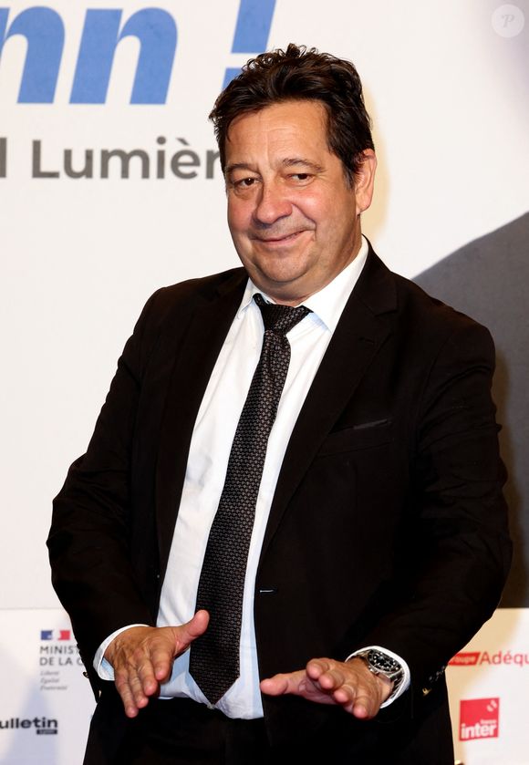 Laurent Gerra - Photocall de la cérémonie d'ouverture du 17ème Festival Lumière à la Halle Tony Garnier à Lyon, le 11 octobre 2025. © Dominique Jacovides / Bestimage