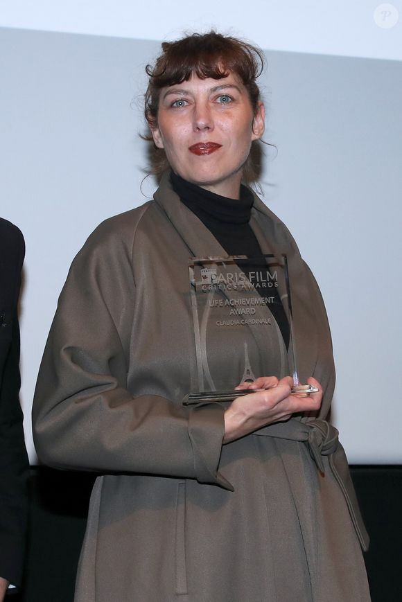 Cette collection exceptionnelle retrace les années les plus mythiques de la carrière de l’actrice italienne.

Claudia Squitieri reçoit pour sa mère Claudia Cardinale, un Prix pour sa carrière (à titre postume) - 5èmes " Paris Film Critics Awards ", Hôtel Le Royal Monceau Raffles Paris à Paris, France, le 08 Fevrier 2026.

© Bertrand Rindoff / Bestimage