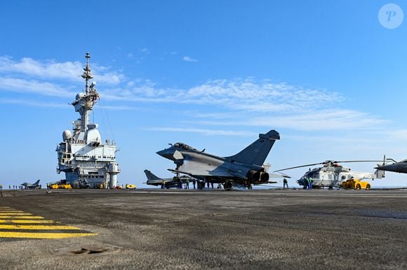 Jean Castex, le Premier ministre, lors d'un déplacement à bord du porte-avions Charles-de-Gaulle au large de Toulon, France, le 5 juin 2021. © Philippe Magoni/Pool/Bestimage