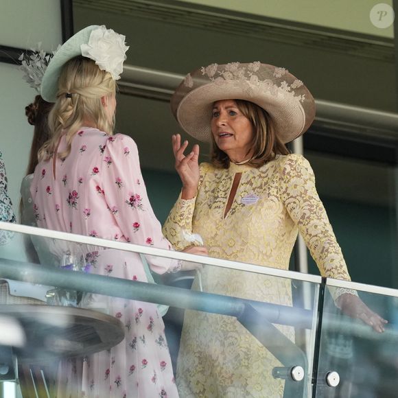 Carole Middleton et sa belle-fille A.Middleton (Thevenet) assistent aux courses hippiques Royal Ascot, le 18 juin 2025. Julien Burton / Bestimage