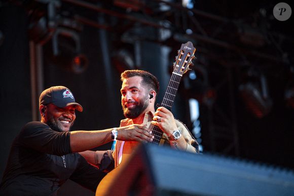 Kendji Girac en concert lors du festival de musique du Printemps de Perouges au Chateau de Saint-Maurice-de-Remens le 29 juin 2025. © Sandrine Thesillat / PsNewZ / Bestimage