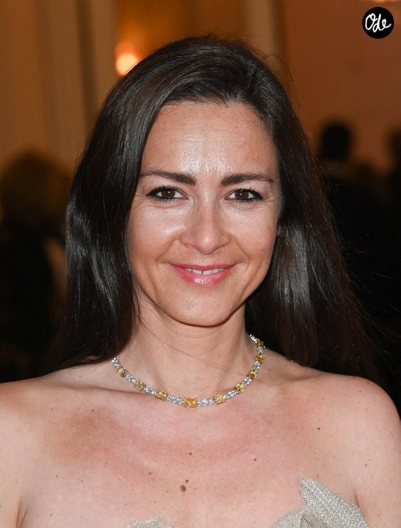 Emmanuelle Boidron (robe bustier en tulle doré plissé griffée Christophe Guillarmé collier et bague Helena Joy) - Photocall du Gala du Coeur au profit de l'association Mécénat Chirurgie Cardiaque dans la salle Gaveau de Paris le 28 mars 2022. © Coadic Guirec/Bestimage