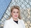 Catherine Deneuve, icône du cinéma français, évoque une blessure intime toujours présente.

Catherine Deneuve au photocall du défilé Louis Vuitton "Collection Femme Prêt-à-Porter Automne/Hiver 2026-2027" lors de la Fashion Week de Paris

© Olivier Borde / Bestimage
