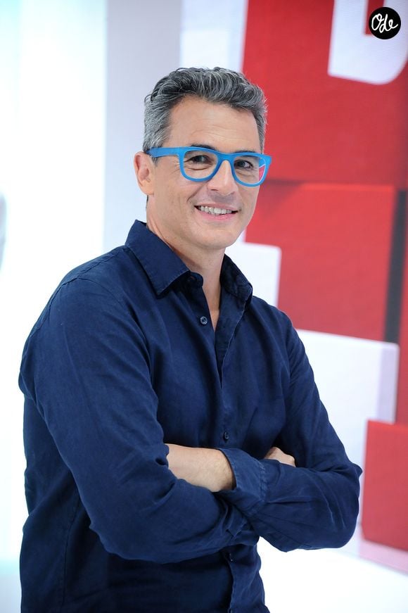 Exclusif - Julien Cohen - Enregistrement de l'émission "Vivement Dimanche" à Paris le 27 aout 2018 et qui sera diffusée le 9 septembre 2018. © Guillaume Gaffiot/Bestimage