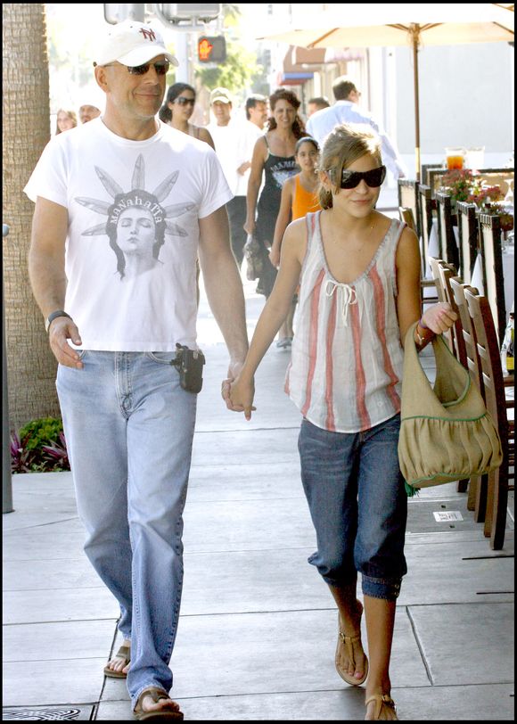 Exclusif - Bruce Willis et Tallulah Willis sur Sunset Boulevard.

Photo : Sunset Photo Agency / Bestimage