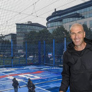 Ce futur centre de la franchise Z5 devrait ouvrir ses portes à l'horizon 2027 dans la commune de Cavaillon.

Zinédine Zidane - À l’occasion du 20ème anniversaire de la victoire des Bleus en Coupe du monde, l’ex-entraîneur du Real Madrid inaugure un terrain pour les jeunes à côté du Stade de France le "playground ZZ 10", à Saint-Denis, le 11 juin 2018.

© Bestimage