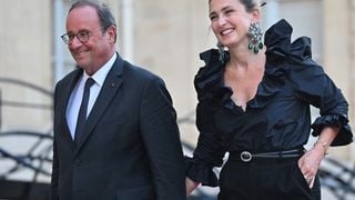 Julie Gayet main dans la main avec François Hollande sous les ors de l'Elysée : ses bijoux ne passent pas inaperçus