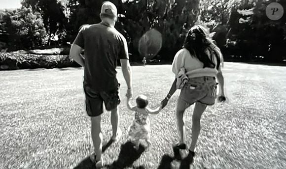 Le prince Harry, duc de Sussex et Meghan Markle, duchesse de Sussex, dévoilent des photos de leur fille Lilibet, 1 an, dans le 6ème épisode du documentaire "Harry & Meghan" (Netflix). Le 15 décembre 2022. (Backgrid UK/ Bestimage).