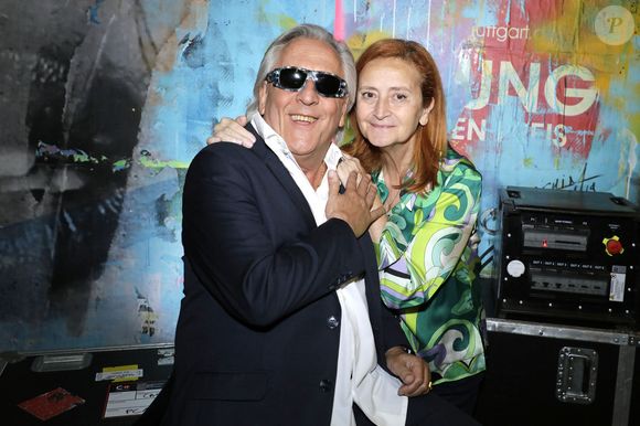 Gilbert Montagné et sa femme Nikole - Backstage - Enregistrement de l'émission "M6 sur son 31", présentée par E.Gossuin et diffusée le 31 décembre sur M6
© Cédric Perrin / Bestimage