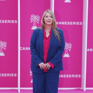 Hélène Rollès ( Les mystères de L'amour) - Soirée d'ouverture de CanneSeries Saison 6 au Palais des Festivals de Cannes le 14 Avril 2023. © Denis Guignebourg/Bestimage