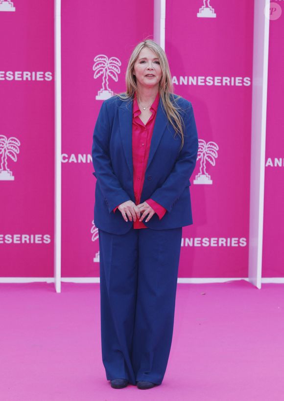 Hélène Rollès ( Les mystères de L'amour) - Soirée d'ouverture de CanneSeries Saison 6 au Palais des Festivals de Cannes le 14 Avril 2023. © Denis Guignebourg/Bestimage