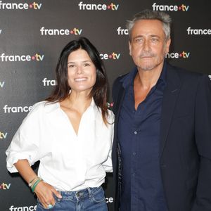 Flavie Pean et Jean-Michel Tinivelli au photocall de la conférence de presse de rentrée de France Télévisions à Paris, France, le 4 septembre 2024. © Coadic Guirec/Bestimage