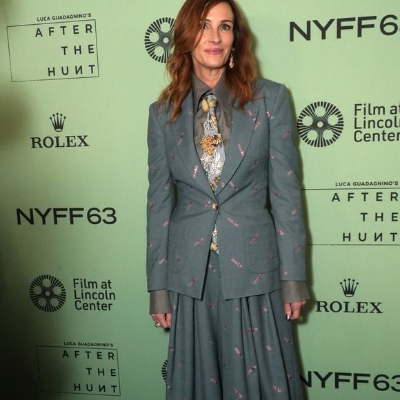 Julia Roberts assiste à la montée des marches de la soirée d'ouverture du 63e Festival du film de New York, à l'occasion de la première du film "After The Hunt", à l'Alice Tully Hall du Lincoln Center, à New York, le 26 septembre 2025.

© Sonia Moskowitz Gordon/ZUMA Press Wire