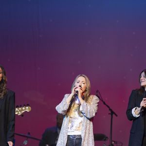 Exclusif - Cathy Andrieu et Laly Meignan vont rejoindre Hélène (Hélène Rolles) sur scène. Elle est en concert exceptionnel au Théâtre Marigny à Paris pour 2 soirs. Paris le 7 mars 2025. © Pierre Perusseau / Tiziano da Silva / Bestimage
