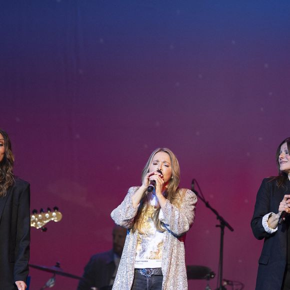 Exclusif - Cathy Andrieu et Laly Meignan vont rejoindre Hélène (Hélène Rolles) sur scène. Elle est en concert exceptionnel au Théâtre Marigny à Paris pour 2 soirs. Paris le 7 mars 2025. © Pierre Perusseau / Tiziano da Silva / Bestimage