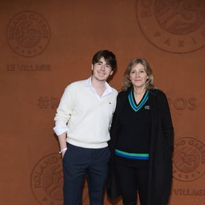 Amanda Sthers et son fils Oscar Bruel au village (night session) lors des Internationaux de France de tennis de Roland Garros 2024, à Paris, France, le 31 mai 2024. © Jacovides-Moreau/Bestimage