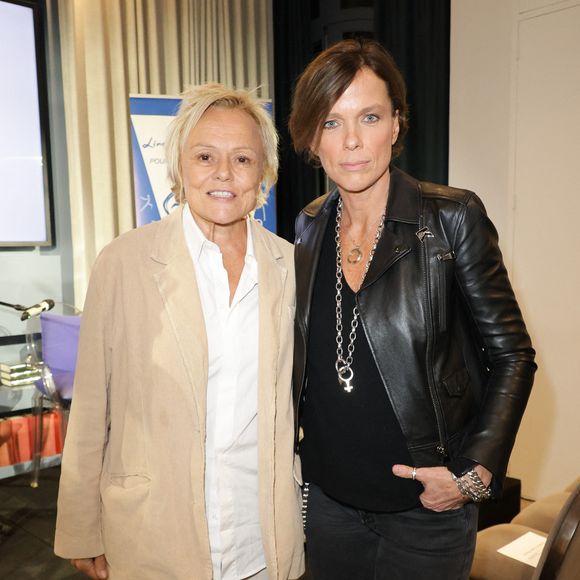 Exclusif - Muriel Robin et sa femme Anne Le Nen - 7ème remise du prix "Fonds de dotation Line Renaud-Loulou Gasté" pour la recherche médicale à la Maison de la Recherche à Paris. © Coadic Guirec/Bestimage