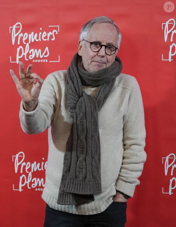 Il déclare ne plus aimer Paris et compare certaines décisions à “Staline” en parlant de la place de la République.

Photocall de Fabrice Luchini venu présenter en avant-première le film "Victor comme tout le monde" lors du 38ème Festival Premiers Plans à Angers, France, le 17 janvier 2026. © Laurent Lairys/Psnewz/Bestimage