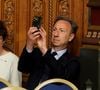 Pour "Paris Match" au lendemain des grandes festivités, le journaliste Stéphane Bern également convié a levé le voile sur le menu royal concocté par le chef français étoilé Raymond Blanc qui soutient à ce jour la Fondation royale.
Stéphane Bern lors du discours du président de la République Française au parlement (Westminster Palace) pendant la visite de trois jours du couple présidentiel français au Royaume Uni. Londres, le 8 juillet 2025. © Dominique Jacovides / Bestimage