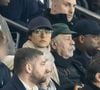 L’actrice iranienne Golshifteh Farahani avait fait le déplacement avec son père Behzad
Golshifteh Farahani et son père Behzad Farahani, Yannick Alleno - Célébrités des les tribunes lors du match aller du quart de finale de Ligue des champions entre le PSG et Aston Villa (3-1) au Parc des Princes à Paris le 9 avril 2025. © Cyril Moreau/Bestimage