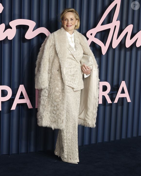 Sharon Stone assiste aux Fashion Awards 2025 au Royal Albert Hall à Kensington, Londres, Royaume-Uni. Le 1er décembre 2025. © AGENCE / BESTIMAGE