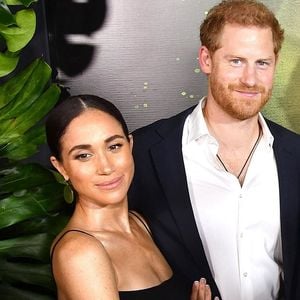 Ils auraient voyagé en jet privé depuis la Californie avant d'atterrir à l'aéroport de Birmingham le mercredi 26 août 2026 

Le prince Harry et son épouse, Meghan Markle, ont fait une apparition surprise à l'avant-première mondiale du film "Bob Marley : One Love" le mardi 23 janvier 2024 à Kingston en Jamaïque.
Crédit : Backgrid UK/ Bestimage