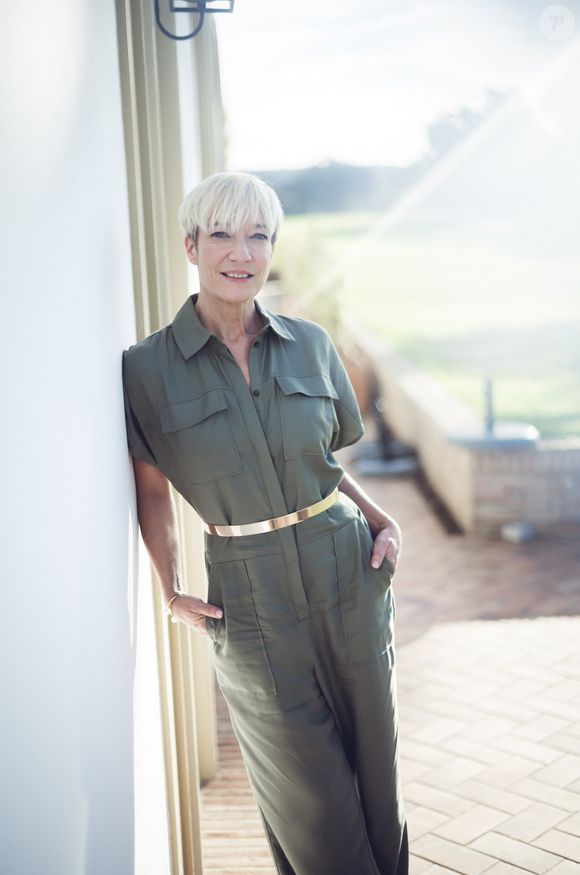 Estelle Dossin est de retour
Estelle Dossin, photo officielle de "Mariés au premier regard 2025"