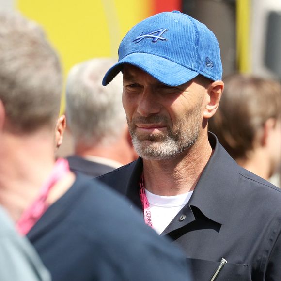 Zinedine Zidane - Les célébrités dans les paddocks la veille du Grand Prix de Formule 1 (F1) de Monaco le 24 mai 2025.
© Dylan Meiffret / Nice Matin / Bestimage
