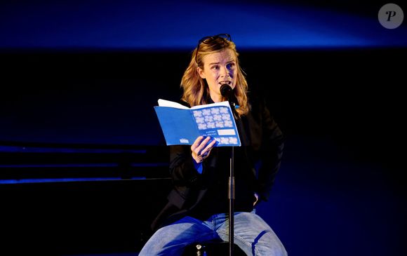 Concert surprise, après la projection de son film, d'Isabelle Carré, accompagnée par son frère Benoît Carré au piano lors de la 7e édition du festival Cineroman à Nice le 1er Octobre 2025 © Bebert-Jacovides/Bestimage
