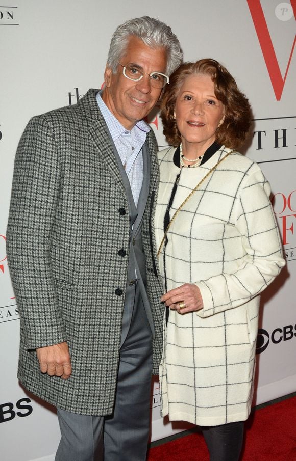 Linda Lavin a succombé des suites d’un cancer du poumon diagnostiqué récemment

Linda Lavin et sa femme Steve Bakunas à la soirée 'The Good Wife' au musée d’art moderne à New York, le 28 avril 2016