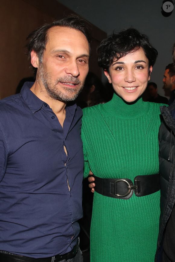 La compagne de Yannick Choirat, la comédienne Karina Testa a aussi relayé la douloureuse nouvelle.

Exclusif - Yannick Choirat (comédien de la pièce) et sa femme Karina Testa ( comédienne ) - Première représentation de la Pièce "La Campagne" au Théâtre du Rond-Point à Paris, France, le 5 Janvier 2023. © Bertrand Rindoff / Bestimage