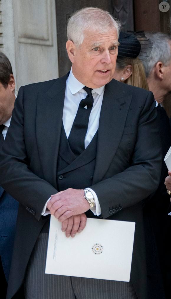 Le prince Andrew avait affirmé n'avoir eu aucun contact avec le milliardaire à la suite de leur dernière sortie en 2010.

Le prince Andrew, duc d'York, quittant la cathédrale de Westminster après les funérailles de la duchesse de Kent. Photo by GOFF  / BESTIMAGE