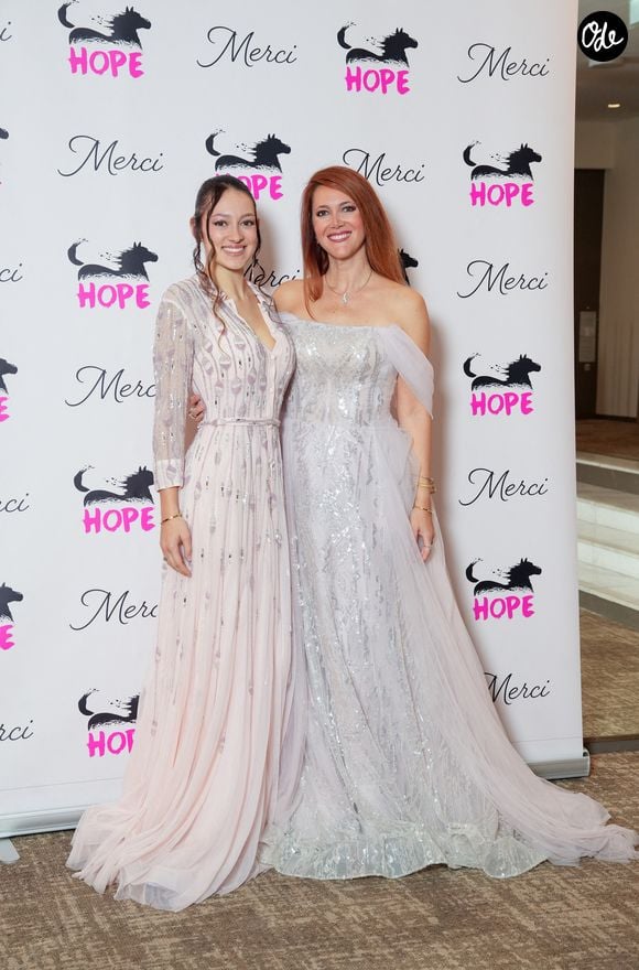 L’animatrice Sandra Lou et sa fille Lili étaient de la partie

Sandra Lou et sa fille Lili lors du gala solidaire Hope 2026 au Pavillon Gabriel à Paris le 13 octobre 2026.
© Anne-Sophie Guebey / Bestimage #
