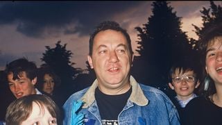 A Paris, Coluche avait "cette maison merveilleuse rue Gazan, dans le 14e" : un grand acteur y a habité et se souvient