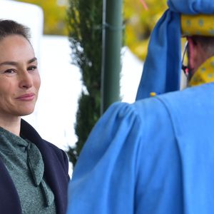 Vanessa Demouy - La confrérie de Belnus a procédé à l'intronisation des invités du Comité des fêtes de Beaune et du Pays beaunois, V. Demouy, D. Fernandez et P. Verdier après une messe en la basilique de Beaune. Sont ensuite venus les présidents de la vente des vins lors de la 157ème vente aux enchères des vins des Hospices de Beaune à Beaune, France, le 19 novembre 2017. © Giancarlo Gorassini/Bestimage
