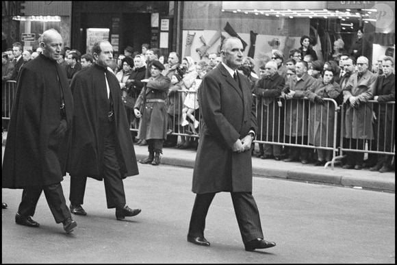 Le défunt décédé à l'âge de 82 ans début décembre, était le fils unique de l'ancien président de la République Georges Pompidou et de son épouse Claude.


Archives - Funérailles du Général Charles de Gaulle à Paris en 1970 - le Président de la République Georges Pompidou dans le cortège.