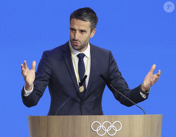 Tony Estanguet parle après être devenu un nouveau membre du Comité International Olympique (CIO) lors de la troisième journée de la 144e session du CIO à Costa Navarino, en Grèce, le 21 mars 2025. Photo by Cao Can/Xinhua/ABACAPRESS.COM