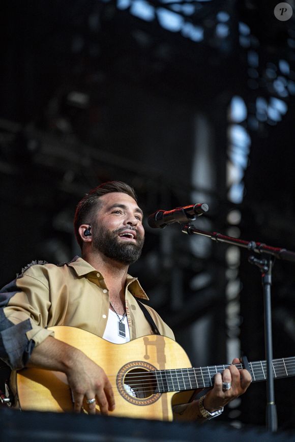 Kendji Girac en concert lors du festival de musique du Printemps de Perouges au Chateau de Saint-Maurice-de-Remens le 29 juin 2025. © Sandrine Thesillat / PsNewZ / Bestimage