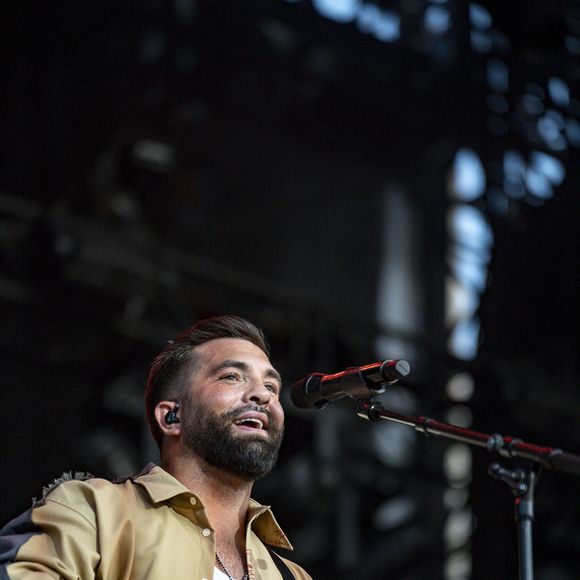 Kendji Girac en concert lors du festival de musique du Printemps de Perouges au Chateau de Saint-Maurice-de-Remens le 29 juin 2025. © Sandrine Thesillat / PsNewZ / Bestimage