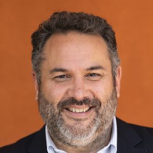 Bruce Toussaint au village lors des Internationaux de France de Tennis de Roland Garros 2025. Paris, le 30 mai 2025. 
© Moreau / Jacovides / Bestimage