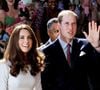 On aimerait savoir ce qu'il se passe derrière les portes de Buckingham Palace, du palais de Kensington ou encore de l'Adelaide Cottage à Windsor
Le prince William, duc de Cambridge, et Catherine (Kate) Middleton, duchesse de Cambridge, visitent le Royal Marsden Hospital de Sutton, Royaume Uni Royalportraits Europe/Bernard Rubsamen / Bestimage